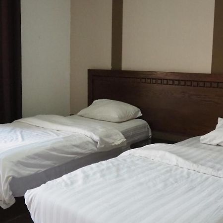 Al Fawanes Hotel Apartments Amman Ngoại thất bức ảnh