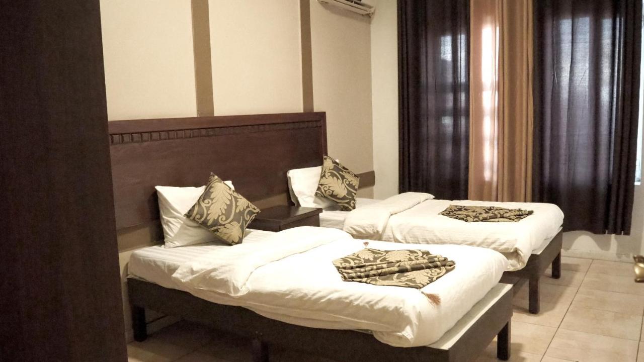 Al Fawanes Hotel Apartments Amman Ngoại thất bức ảnh