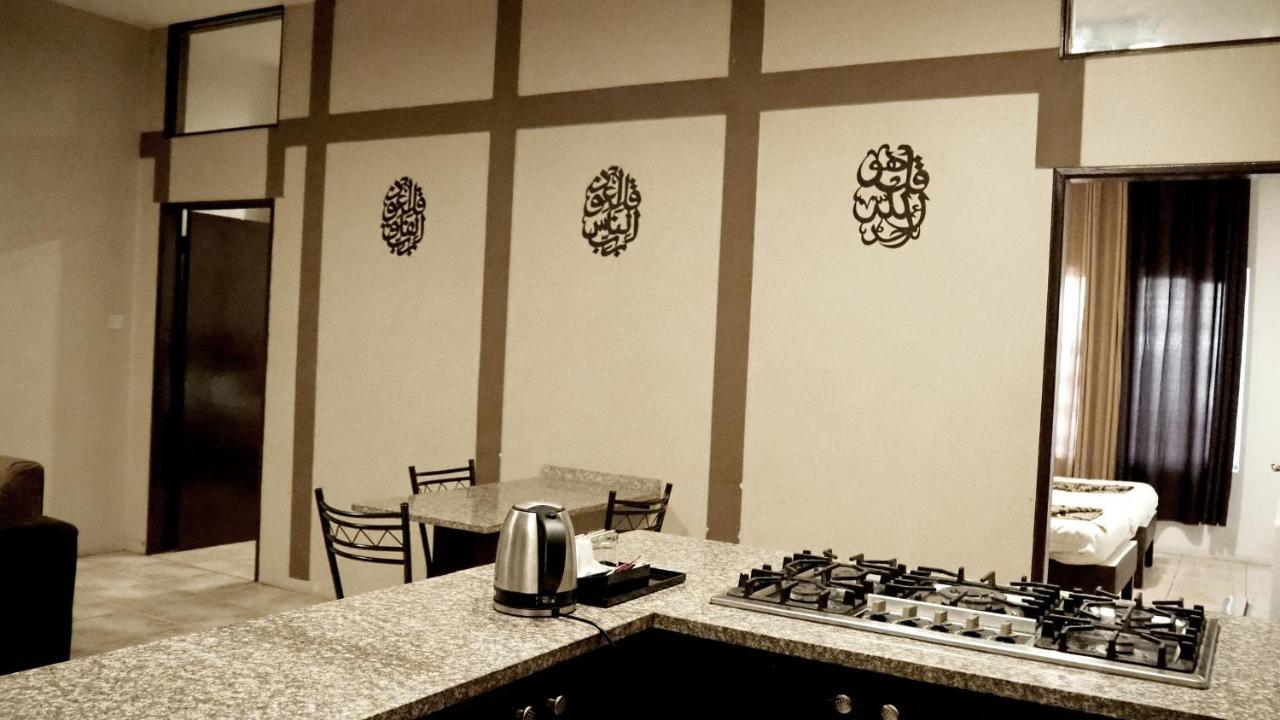 Al Fawanes Hotel Apartments Amman Ngoại thất bức ảnh