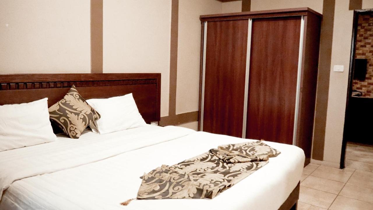 Al Fawanes Hotel Apartments Amman Ngoại thất bức ảnh
