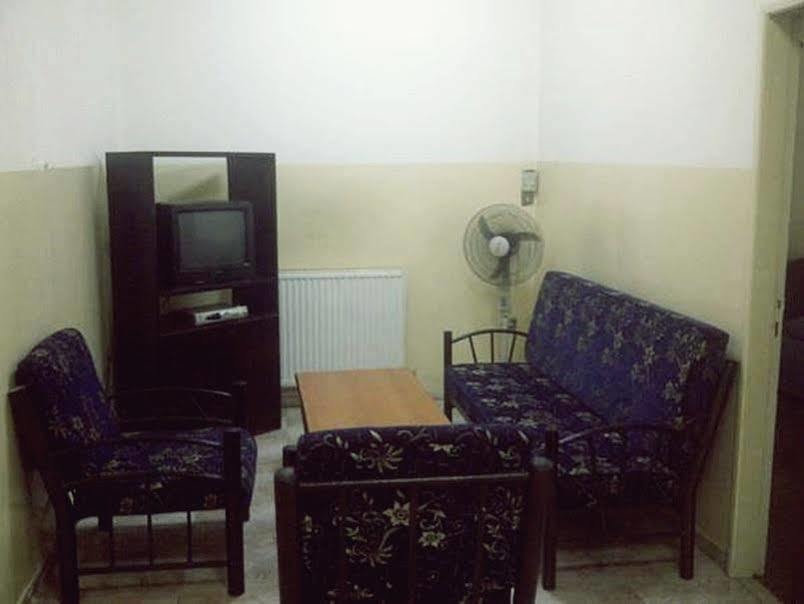 Al Fawanes Hotel Apartments Amman Ngoại thất bức ảnh