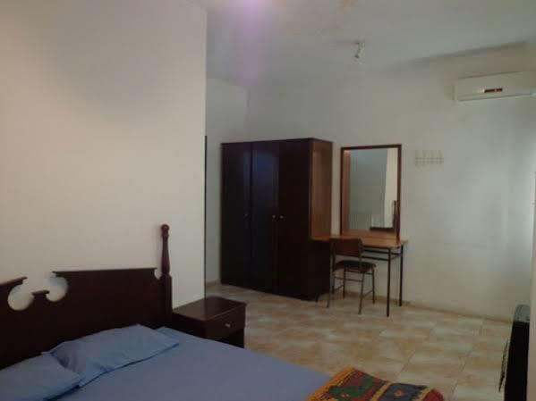 Al Fawanes Hotel Apartments Amman Ngoại thất bức ảnh